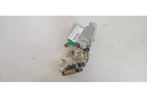 Recambio de cerradura puerta trasera derecha para nissan terrano/terrano.ii (r20) 2.4 cat referencia OEM IAM   