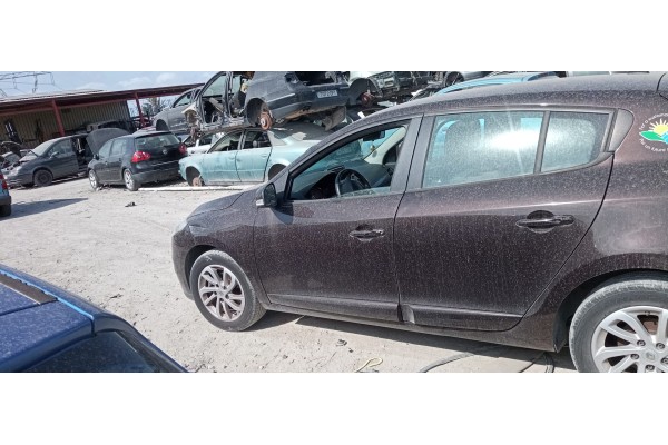 Recambio de puerta delantera izquierda para renault megane iii berlina 5 p dynamique referencia OEM IAM   