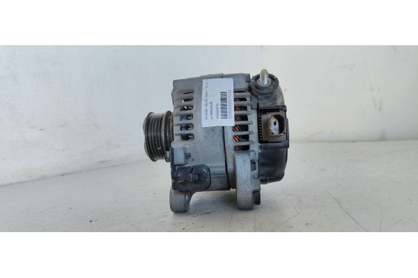Recambio de alternador para hyundai i30 (gd) style referencia OEM IAM 373002A700  