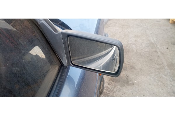Recambio de retrovisor derecho para saab 900 gls referencia OEM IAM   
