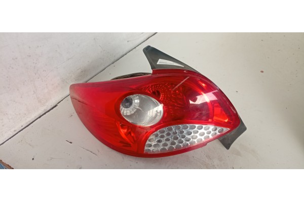 Recambio de piloto trasero izquierdo para peugeot 206+ 1.4 hdi referencia OEM IAM 9685618280 20101211 