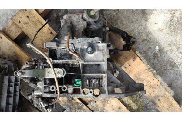 Recambio de caja cambios para peugeot 405 berlina 1.9 diesel referencia OEM IAM 20CM02 5021090B 7DR1