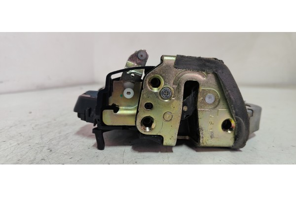 Recambio de cerradura puerta trasera izquierda para lexus rx 300(mcu35) 3.0 v6 cat referencia OEM IAM   