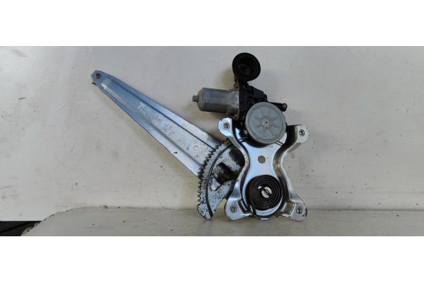 Recambio de elevalunas trasero derecho para lexus rx 300(mcu35) 3.0 v6 cat referencia OEM IAM 8572058010  