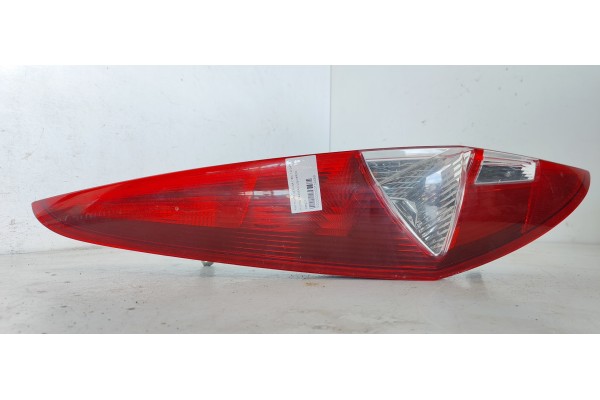 Recambio de piloto trasero izquierdo para fiat punto berlina (188) 1.2 8v active referencia OEM IAM 286201  