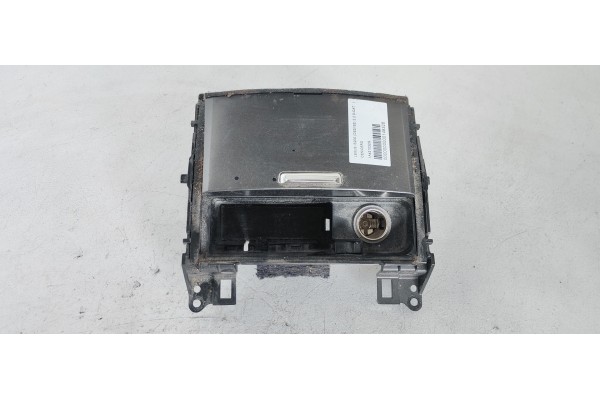 Recambio de cenicero para lexus is200 (ds2/is2) 220d referencia OEM IAM 1A421032G  