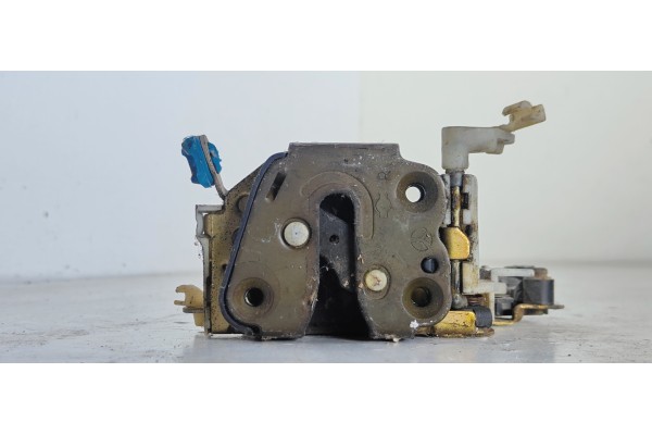 Recambio de cerradura puerta delantera derecha para nissan terrano/terrano.ii (r20) elegance referencia OEM IAM   