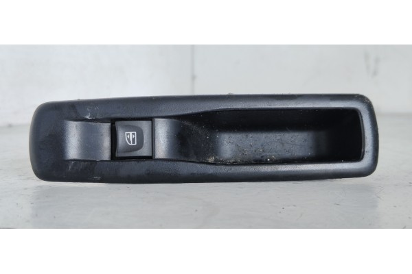 Recambio de mando elevalunas trasero derecho para renault megane iii berlina 5 p dynamique referencia OEM IAM   