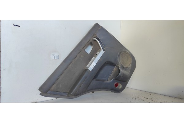 Recambio de guarnecido puerta trasera izquierda para kia sorento 2.5 crdi cat referencia OEM IAM 833503E000  
