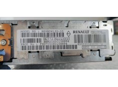 Recambio de sistema audio / radio cd para renault scenic ii emotion referencia OEM IAM 8200300859B  