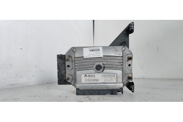 Recambio de centralita motor uce para renault scenic ii confort authentique referencia OEM IAM 8200298457  