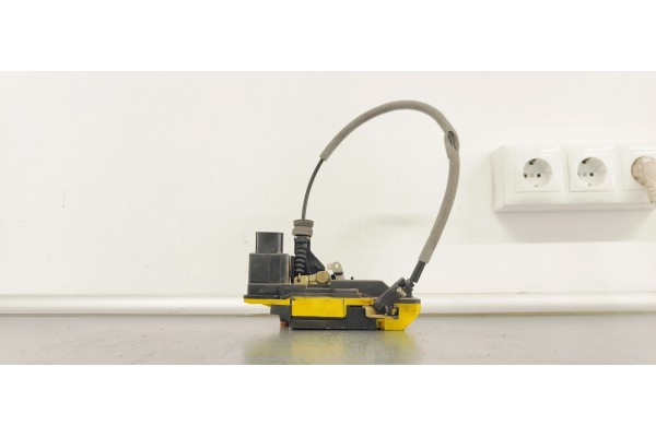 Recambio de cerradura puerta trasera izquierda para volvo xc90 2.4 d5 163 4x4 referencia OEM IAM   