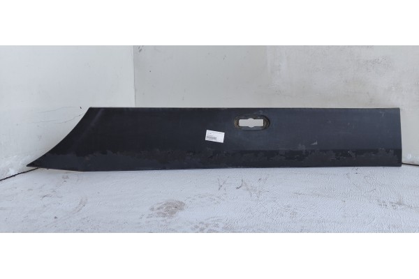 Recambio de moldura para volkswagen crafter combi (2e) 2.5 tdi dpf referencia OEM IAM A9066901762  