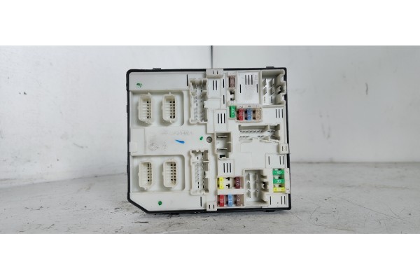 Recambio de modulo electronico para renault megane iii berlina 5 p dynamique referencia OEM IAM 284B65628R  