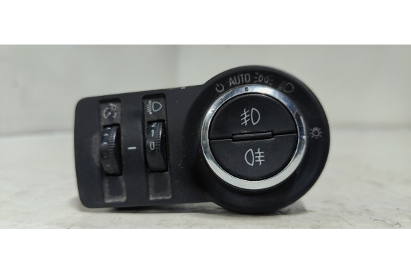 Recambio de mando luces para opel insignia sports tourer 2.0 16v cdti referencia OEM IAM 13268694  