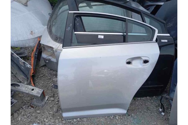 Recambio de puerta trasera izquierda para toyota avensis (t27) 2.2d-cat 150 fap referencia OEM IAM   