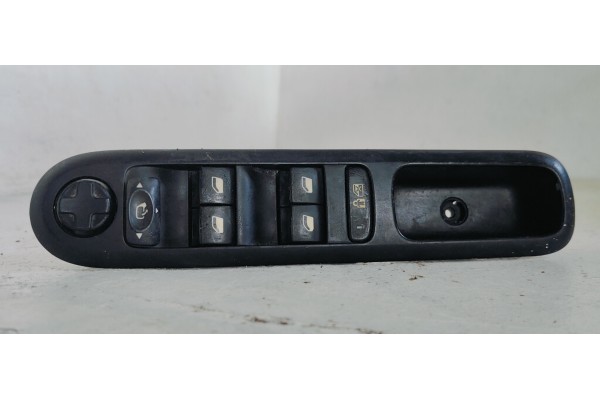 Recambio de mando elevalunas delantero izquierdo para peugeot 5008 1.6 hdi 110 fap referencia OEM IAM 96650621ZD  