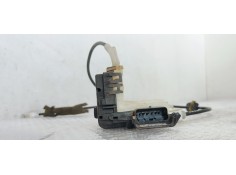 Recambio de cerradura puerta delantera derecha para peugeot 308 1.4 i 100 referencia OEM IAM 567147  