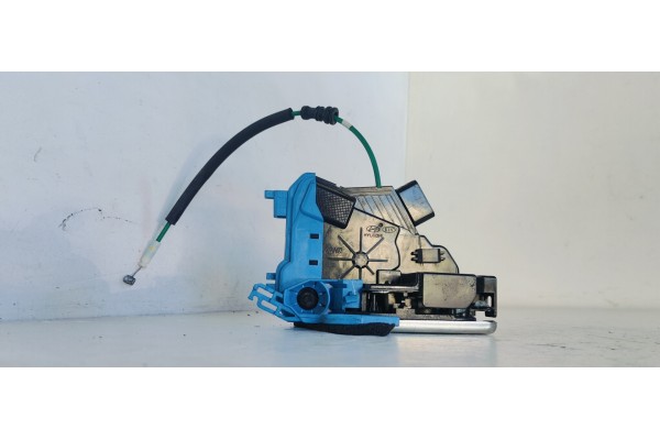 Recambio de cerradura puerta trasera derecha para hyundai i30 (gd) klass bluedrive referencia OEM IAM 81420A6000  