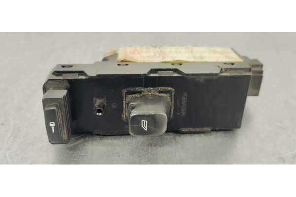 Recambio de mando elevalunas delantero derecho para volvo xc90 2.4 d5 163 4x4 referencia OEM IAM 9401805  