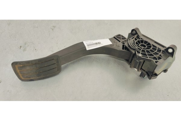 Recambio de pedal acelerador para peugeot 3008 1.5hdi 130 fap referencia OEM IAM 9674829180  