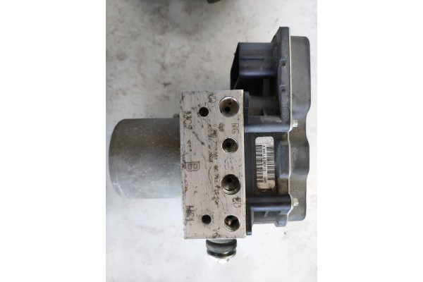 Recambio de abs para peugeot 5008 premium referencia OEM IAM 026230881 9674677580 0265951433
