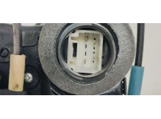 Recambio de cerradura puerta trasera izquierda para toyota verso 1.6d4d 112 fap referencia OEM IAM A084219  