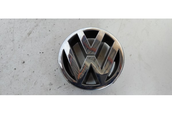 Recambio de rejilla delantera para volkswagen polo berlina (6n2) 1.4 referencia OEM IAM 3B0853601  