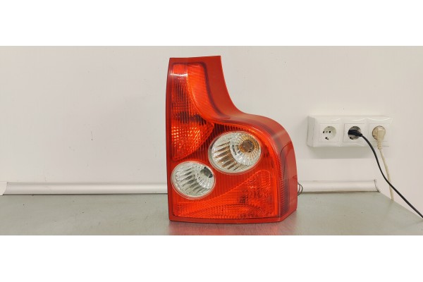 Recambio de piloto trasero derecho para volvo xc90 2.4 d5 163 4x4 referencia OEM IAM   