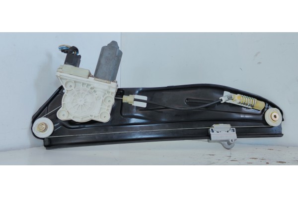 Recambio de elevalunas trasero izquierdo para bmw serie 7 (e65/e66) 745i referencia OEM IAM 7024813E  