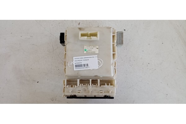Recambio de caja reles / fusibles para toyota yaris (ksp9/scp9/nlp9) 1.3 cat referencia OEM IAM 8273052700 7D100823 