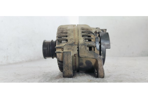 Recambio de alternador para opel astra h berlina sport referencia OEM IAM 13229984  