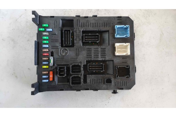 Recambio de caja reles / fusibles para citroen c4 berlina 1.6 16v hdi referencia OEM IAM 9663798480 BSI2004H0201150307 
