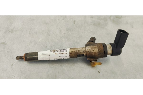 Recambio de inyector para renault scenic ii 1.5dci 105 referencia OEM IAM 8200380253  