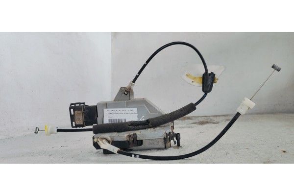 Recambio de cerradura puerta trasera izquierda para peugeot 5008 1.6 hdi 110 fap referencia OEM IAM 833329  