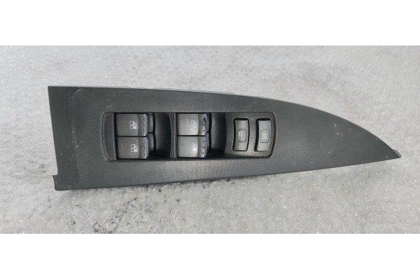 Recambio de mando elevalunas delantero izquierdo para ssangyong kyron 2.0 d referencia OEM IAM 7225009000  