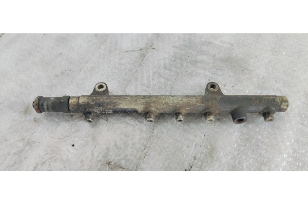 Recambio de rampa inyectora para renault scenic ii emotion referencia OEM IAM 0445214024  