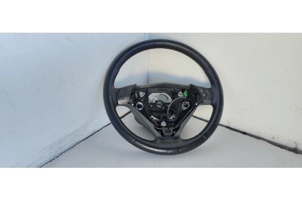 Recambio de volante para volvo s60 berlina 2.4 d referencia OEM IAM 30680811  
