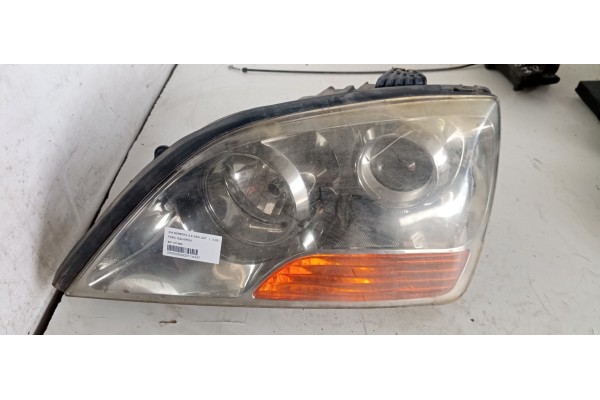 Recambio de faro izquierdo para kia sorento 2.5 crdi cat referencia OEM IAM 9211013E5  