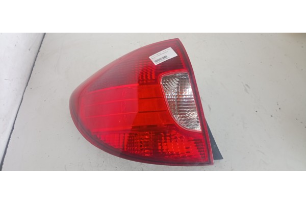 Recambio de piloto trasero izquierdo para kia rio ls berlina referencia OEM IAM   