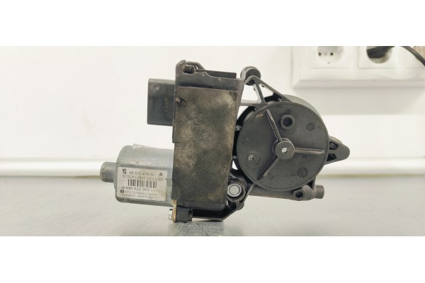 Recambio de motor elevalunas delantero izquierdo para peugeot 308 sport referencia OEM IAM 0130822368  