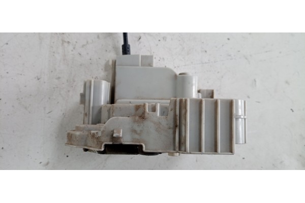 Recambio de cerradura puerta trasera derecha para fiat bravo (198) 1.9 jtd 16v cat referencia OEM IAM 51798292  