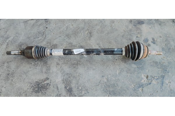 Recambio de transmision delantera derecha para citroen c4 cactus 1.2 i 82 referencia OEM IAM 9677476680  