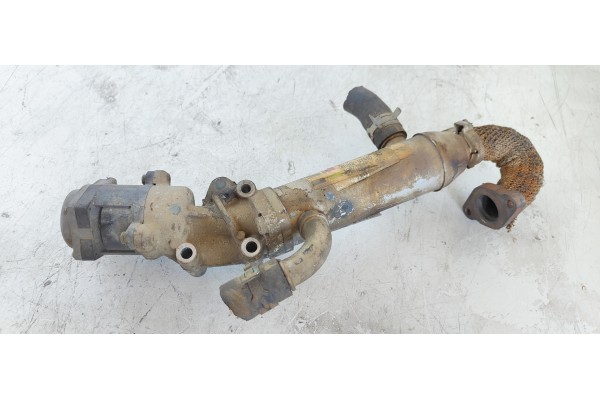 Recambio de enfriador egr para land rover discovery v6 td se referencia OEM IAM 4R8Q9Y493AJ  