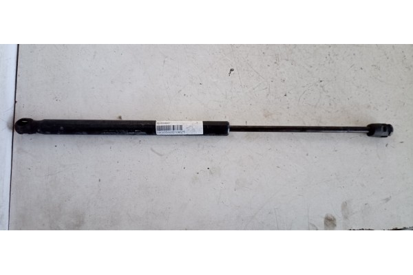 Recambio de amortiguadores capo para ssangyong rexton 2.9 turbodiesel cat referencia OEM IAM 7115008B01 0497WL310N 