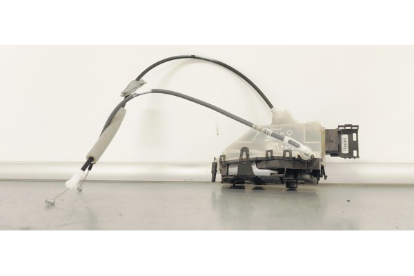 Recambio de cerradura puerta trasera derecha para peugeot 3008 1.5hdi 130 fap referencia OEM IAM 237290  