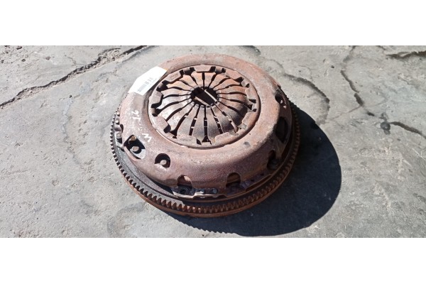 Recambio de kit embrague para volkswagen golf v berlina (1k1) 1.6 16v fsi referencia OEM IAM BLP  