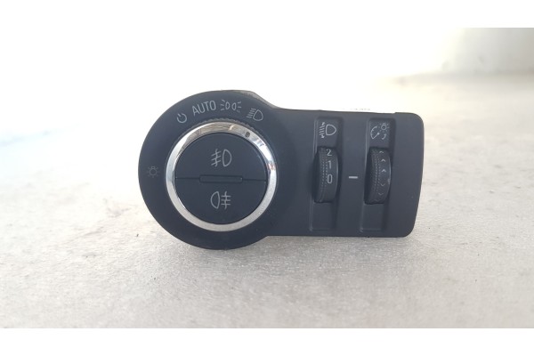Recambio de mando luces para opel astra j lim. 1.3 cdti 95 fap referencia OEM IAM 13268702  