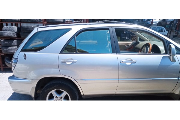 Recambio de puerta trasera derecha para lexus rx300 (mcu15) 3.0 v6 24v cat referencia OEM IAM   