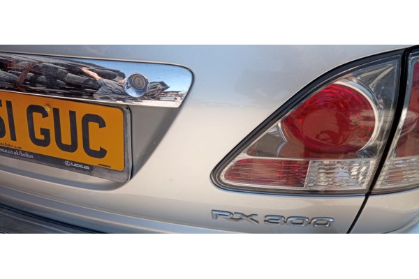 Recambio de piloto trasero derecho interior para lexus rx300 (mcu15) 3.0 v6 24v cat referencia OEM IAM   